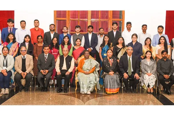 'Etu Sananayakam?' is the first book of writer Na.Arun